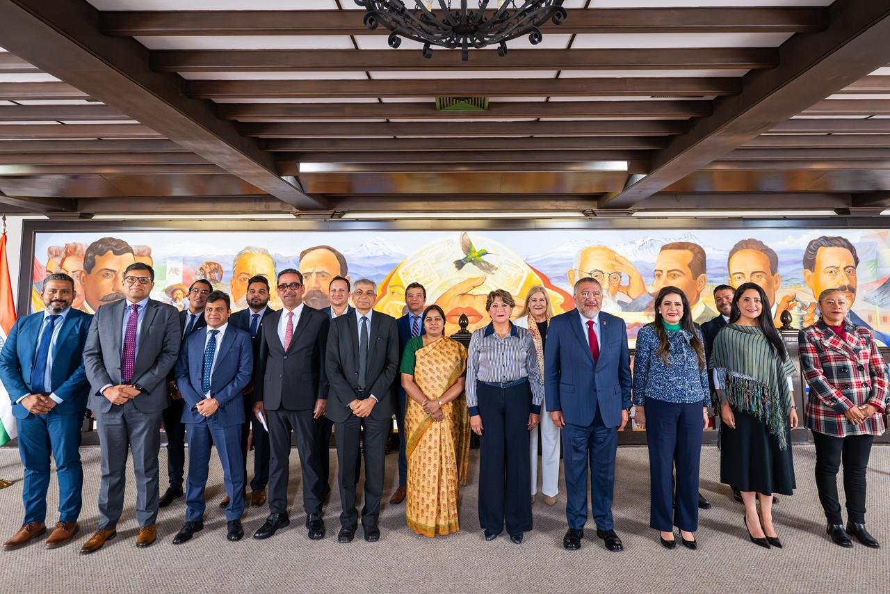Recibe Gobernadora Delfina Gómez a delegación empresarial de la India; se establecen proyectos de cooperación con el EdoMéx