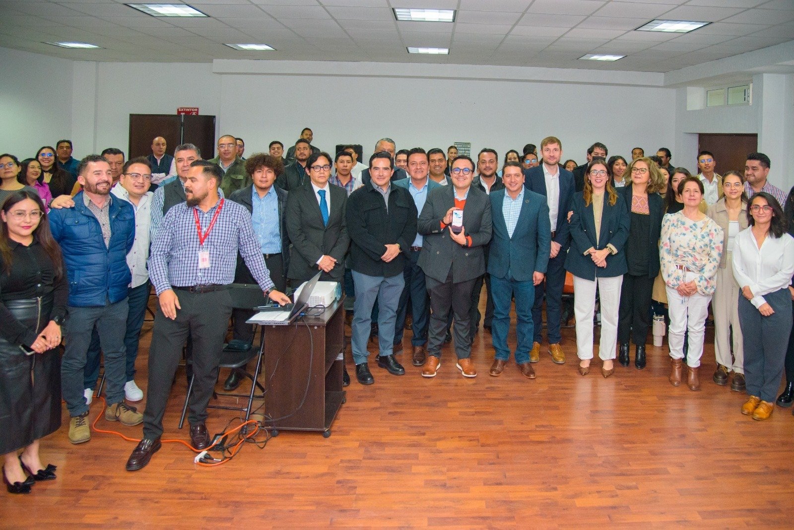 Gobierno del EdoMéx presenta APP que facilitará la movilidad de 941 mil usuarios de transporte público en el Valle de Toluca