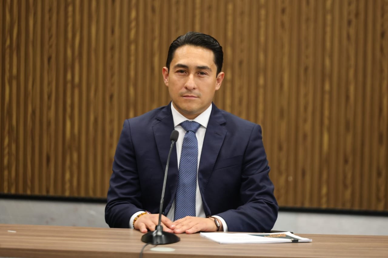 Nuevo auditor de Puebla promete imparcialidad tras designación en medio de protestas