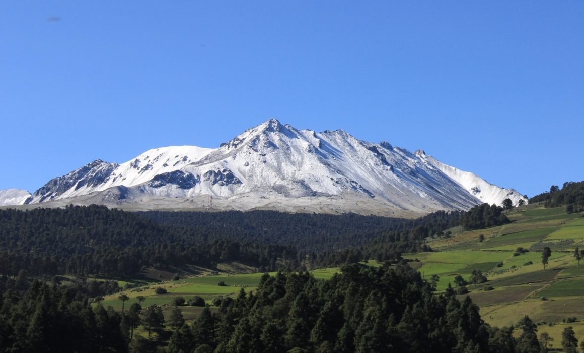 Refuerzan vigilancia terrestre y aérea en el Nevado de Toluca para frenar ingresos ilegales